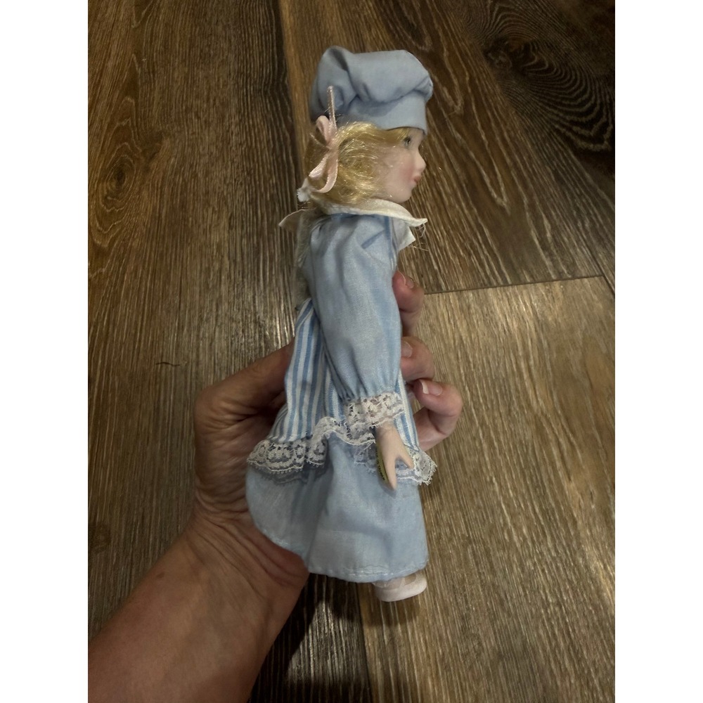 Vintage Porcelain Collector Doll Blue Striped Dress Lace Trim Blonde Hair Bonnet - Picture 4 of 4